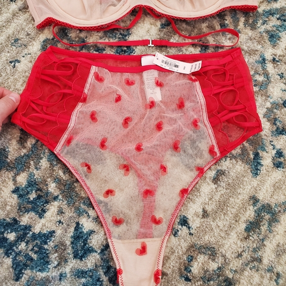 SET! Victoria's Secret push-up bra & thong